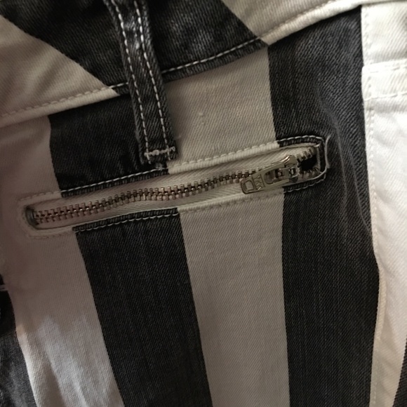 Bebe size 27 b&w jeans - Picture 5 of 8